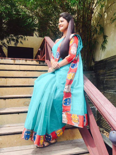 TV Actress Rachitha Mahalakshmi Photo Shoot In Blue Saree 8